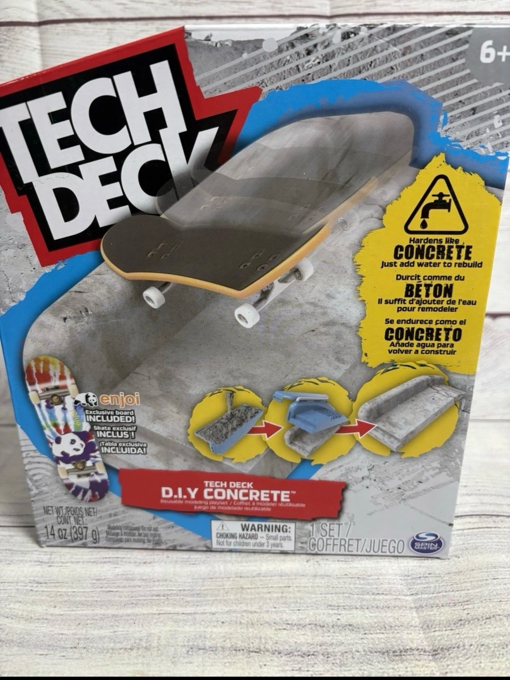 NIB Tech Deck DIY Concrete Fingerboard Skate Spot w/ Exclusive enjoi Panda Board